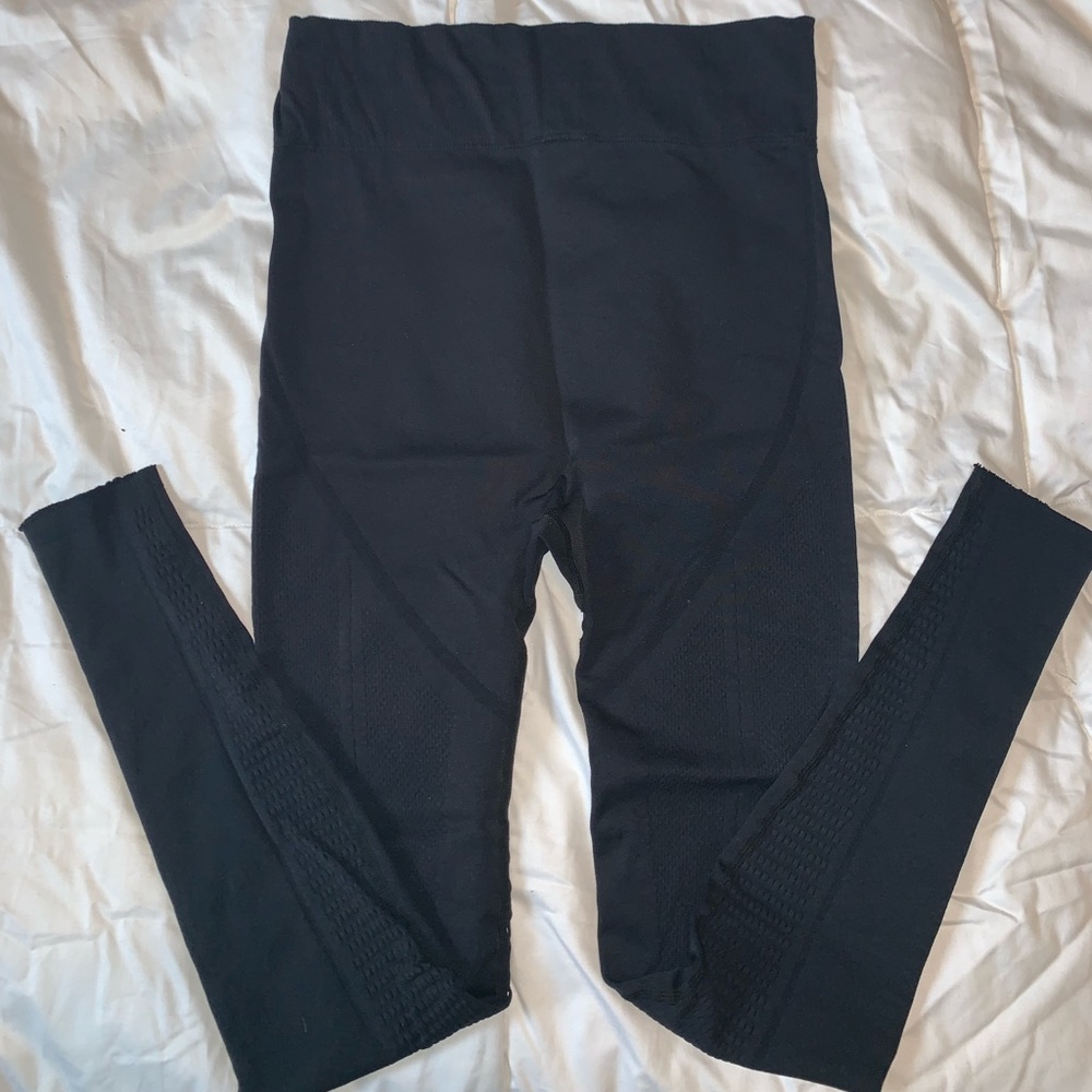 Mesh fabletics leggings!